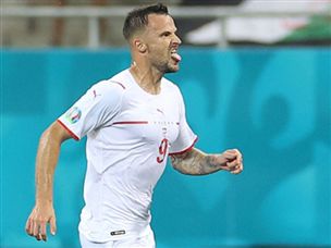 אך ספרוביץ' כנראה פחות מתחבר לשוקולד המקומי (GETTY)