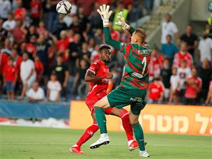 השער הראשון כבר בדקה ה-2 (אלן שיבר)