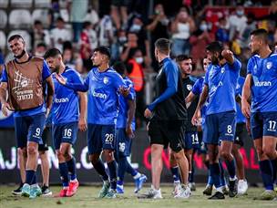 הכחולים מרוצים (אנצ'ו גוש, סוכנות ג'ני)