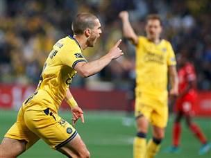 חגג ראשון. יובאנוביץ' (אלן שיבר)