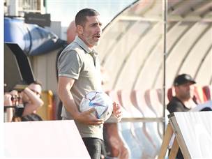 קוז'וק. ניצחון שני בשני משחקים (ברני ארדוב)