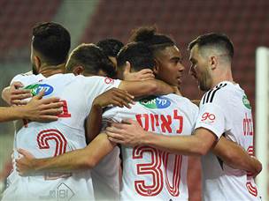 במה שנראה כמו ניצחון תל אביבי (צילום: ברני ארדוב)