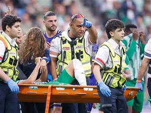 פונה בהכרה לבית החולים. מנחם (מאור אלקסלסי)