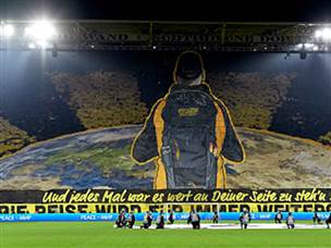 אוהדי דורטמונד סיפקו אווירה מחשמלת (Getty)