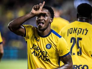 וגם עם כדור ברשת (צילום: עודד קרני)