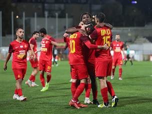 האדומים חוגגים (לירון מולדובן)