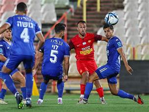 המאבק נמשך במחצית השנייה (לירון מולדובן)