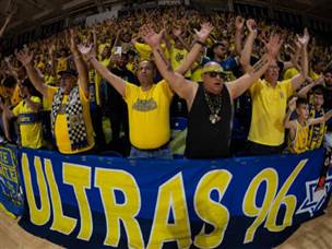 הר הגעש הצהוב התפרץ (Djordje Kostic)