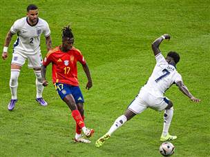 מחצית ראשונה של מאבק (GETTY)