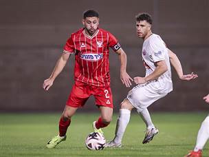 ולא נראה שיהיה מי שיבקיע (צילום: מאור אלקסלסי)