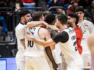 ניצחון ענק בהיכל (עודד קרני)