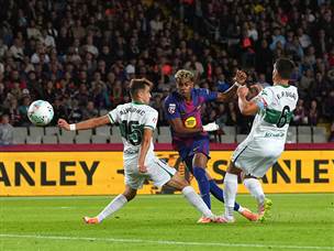 לאמין ימאל כבש ראשון (Alex Caparros/Getty Images)