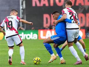 ראיו וייקאנו הקשתה את החיים על הכוכבים של ריאל מדריד (GETTY)