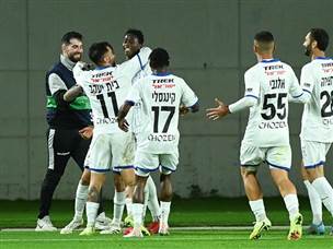 בהמשך באדג`י הבקיע את השני (ברני ארדוב)