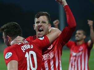 בן רייכרט בטירוף אחרי הסיום (צילום: סוכנות ג'יני)