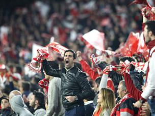 האווירה המחשמלת לא עשתה רושם על באיירן (getty)