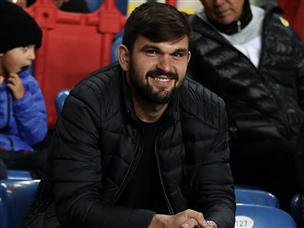 התרשם מהיציע. וודוץ (אלן שיבר)