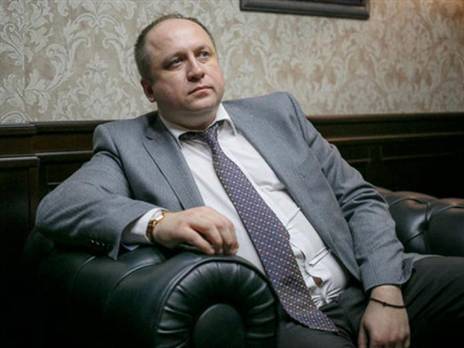 האוליגרך שערק, זייצב