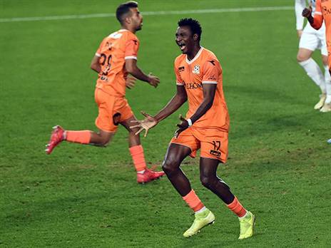 מאזו ושאר הזרים ייכנסו לבידוד כשיחזרו לארץ (ברני ארדוב)