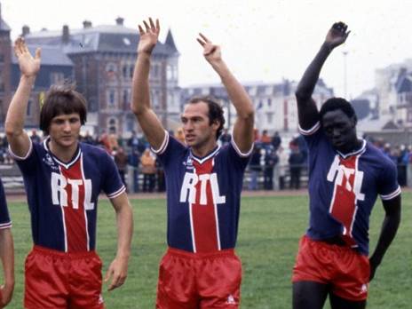 אדמס מימין. טרגדיה צרפתית (GETTY)