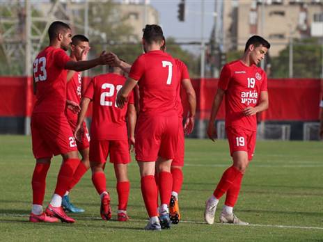 נכנסים לקצב (האתר הרשמי של הפועל ת"א)