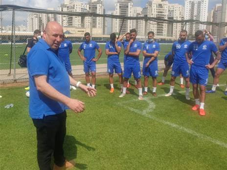 גרוטו באימון פ"ת. החזרה תעבור בשלום? (דוברות מנהלת הליגות)