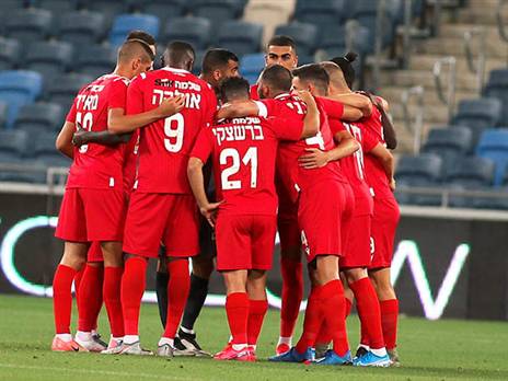 שחקני הפועל ת"א. פעלו בניגוד להנחיות (אלן שיבר)