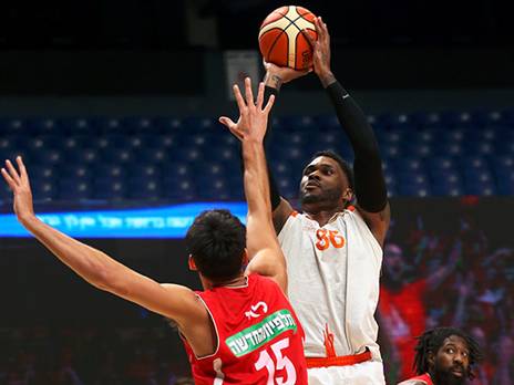 מונרו. פרי מאמין במנהיג שלו (אלן שיבר)