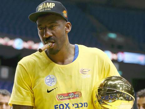 בתפקיד הג'וקר, סטודמאייר (אלן שיבר)