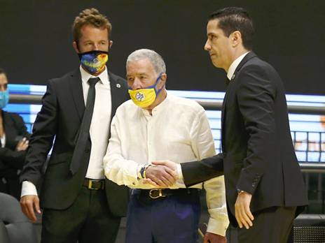 "צריכים לכבד את הבעלים ולעזור". ספרופולוס עם מזרחי (אלן שיבר)