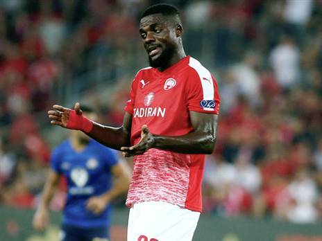 הפנים קדימה. אוגו (אלן שיבר)