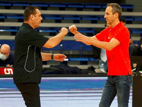 הרבה כבוד בין קטש וגודס (אלן שיבר)