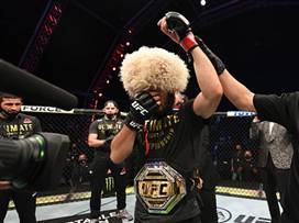 שבר את הרגל לפני 3 שבועות והתחרה בכל זאת. פשוט מדהים (getty)