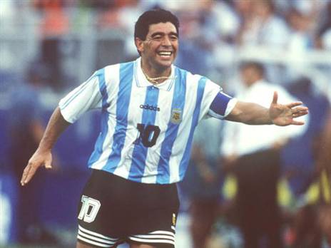 מראדונה, רבים אחרים ממשיכים לתמוך בצד שלו (getty)