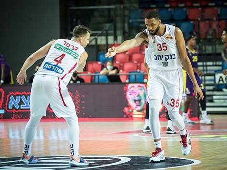 החבורה מהבירה חגגה מהפך והרגישה שהניצחון אצלה בכיס (עודד קרני)