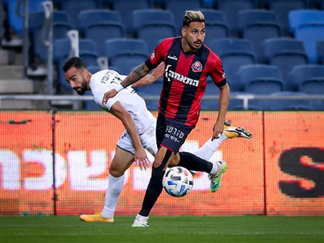 "מרוצה מהשחקנים, הם משתדלים ורוצים" (צילום: מאור אלקסלסי)