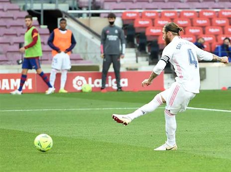 ראמוס כובש בקלאסיקו הראשון של העונה (Getty)