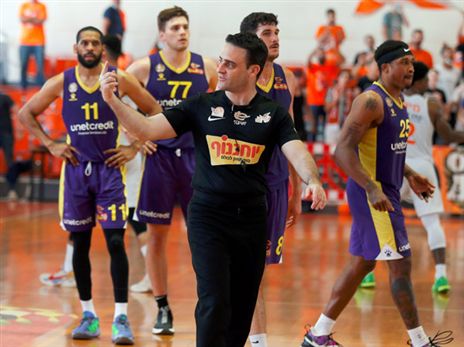 "לא ייתכן שלא תהיה ביקורת על השופטים" (צילום: אלן שיבר)