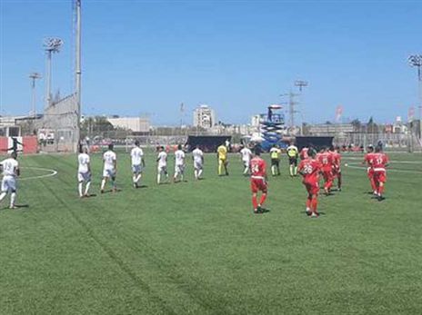 נפרדו בשוויון. שחקני הפועל ופ"ת (הפייסבוק של הפועל ת"א)