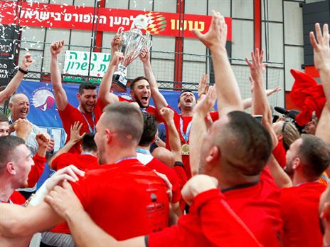 חגיגה אדומה (אלן שיבר)