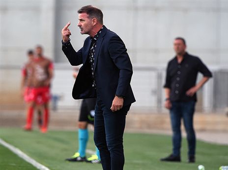 אטפלד, הסגל מתגבש (ברני ארדוב)