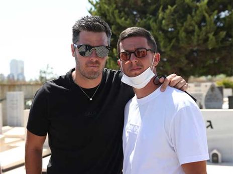 תמיר כהן ועידן ורד. קשר העבר הוא אחיינו של ויקי פרץ (אודי ציטיאט)