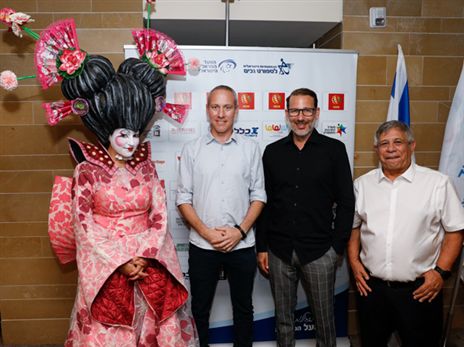 סספורטס, אוברקוביץ' וטרופר (צילום: אביב גוטליב)