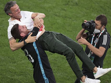 כמה אהבה. לואיס אנריקה וסימון (getty)