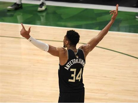 "מלך ה-NBA החדש". (GETTY)