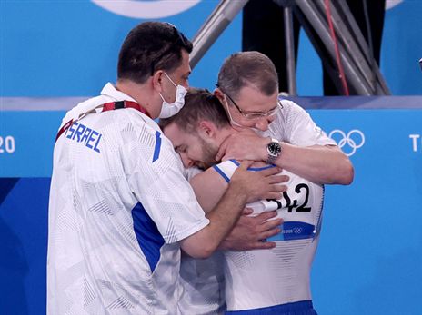 דולגופיאט עם וייסברג. "הם הכי סגפנים ופשוט באים לעבוד" (Getty)