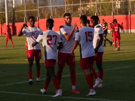 בונים על להתעסק בכדורגל העונה. (צילום: מועדון הכדורגל הפועל תל אביב)