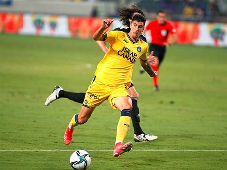 פריצה. גם הוא בתמונת ה-11 (אלן שיבר)