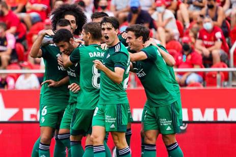 יצאו עם 3 נקודות. שחקני אוסאסונה (GETTY)