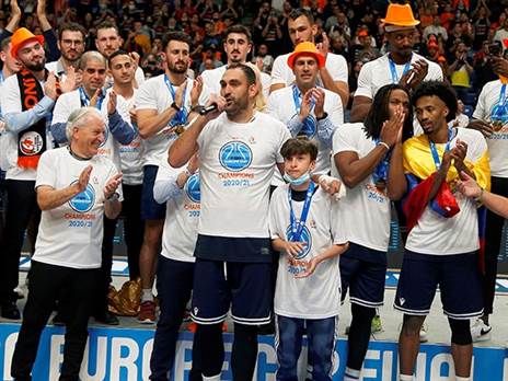 "צפוי משחק קשה מול פורטו" (אלן שיבר)